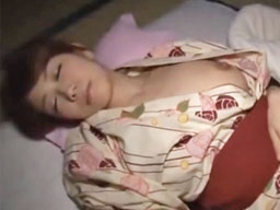 42081 - スレンダーボディの人妻さんが遊び足りずに不倫セックス