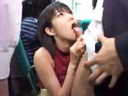 42783 - ミニスカで気になった男を誘惑する痴女なお姉さん