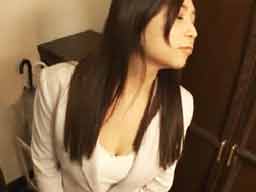 43112 - 「ご主人様、私のマンコをお使いください…」夫に先立たれ義理の息子の性奴隷にされた未亡人