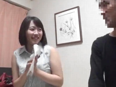 60349 - 旦那以外の男に迫られてセックスしてしまう人妻