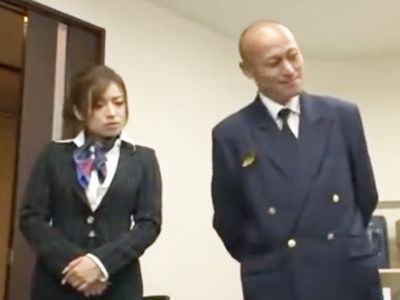 62531 - 美人CAが１本のチンポを奪い合うかのように手コキ＆フェラ抜き