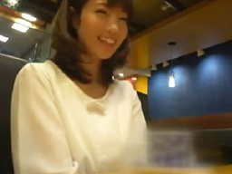 43577 - 泊めてもらってる友達の家で彼氏を寝取ってしまう