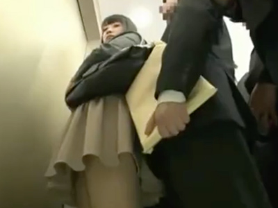 60547 - 「もっとパンパン突きなさいよッ！」痴女OLが密室エレベーターの中で激ピスSEX
