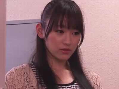 61922 - 「ここでするんですか…？」日焼け跡が眩しいロリ系二人組と公衆トイレで激しくSEX