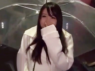 63107 - 「私で大丈夫かな‥」童貞クンの筆おろしで緊張気味のアイドル系美女！