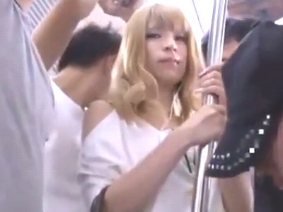 63278 - ハーフ顔の巨乳ギャルが電車内で痴漢に遭うも自ら肉棒を求めトイレに連れ込みズボハメ