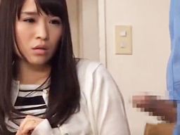 44095 - 自宅に来た作業員にアソコを見せつけられ発情してしまう