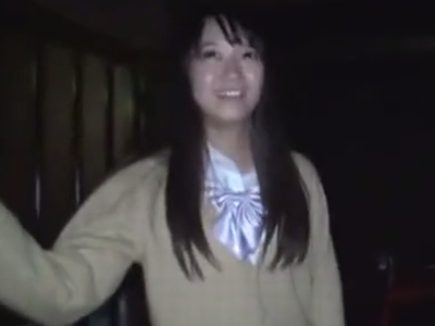 63381 - 未成熟ボディを震わせて絶頂する姿がエロい童顔娘とプチSMプレイ