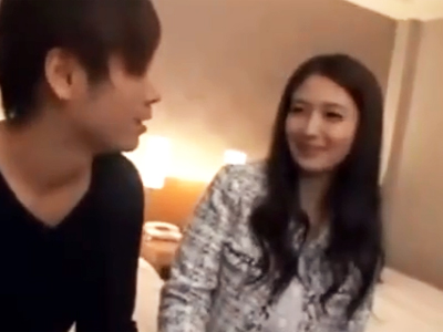 64377 - 松岡ちながラブホの一室で巨乳を揺らしながら乱れまくり！