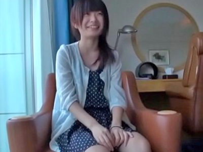 703162 - 笑顔で本当に気持ち良さそうに感じるまだ子供っぽい18歳JDに中出し