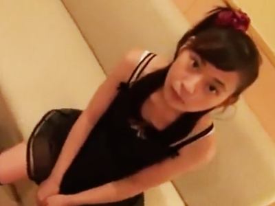 701837 - 「え？ザーメン飲むの？」チンコをまだ見たことのないロリっ娘が頑張ってフェラ