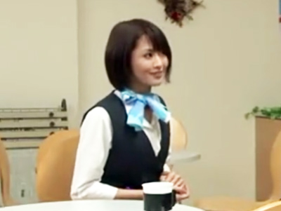 58603 - 彼女がいない男性社員を誘惑しオフィスパコし始める痴女OL