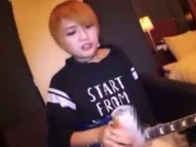 62810 - 顔もスタイルも完璧な巨乳美痴女がM男を潮吹きするまで徹底手コキ責め