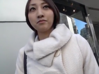 699138 - 緊急停止したエレベーターに挟まったJKに中出しレイプ