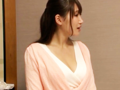 59008 - 視線で挑発してくるセクシー系美女の濃厚手コキフェラでザーメン噴射
