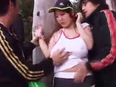 60964 - モンスター級おっぱいの美人がジョギング中に襲われ輪姦レイプ！