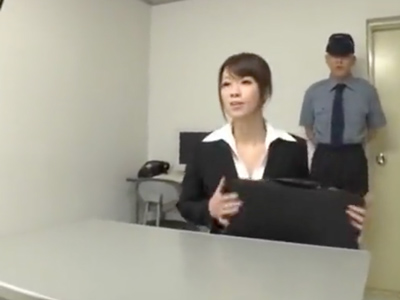 59671 - 押しに弱いちっぱい人妻が侵入者に無理やり犯され背徳絶頂！