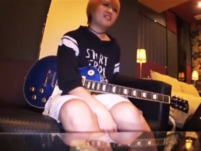 62683 - 「内緒ですからね…?」風俗店で働くロリ顔JKに頼んで騎乗位中だし