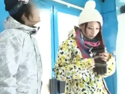 72936 - 性欲旺盛パイパンJKがバイブで本気イキ→チンポで更にヨガって中出し受け入れ