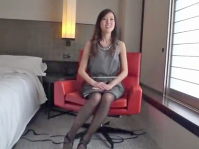 707972 - 「まだダメって言ったのに」ドSなお姉さんがM男のチンポを握りしめ手コキ抜き