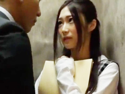 712997 - 同じ会社の有村架純似のOLと無人のオフィスで社内ラブ