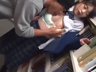 71456 - 「んっ…嫌ッ…！」図書館の本棚の陰で中出しレイプされちゃう真面目JK