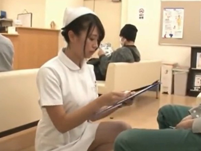 81677 - 問診と言い張って患者とセックスおっ始める痴女ナース