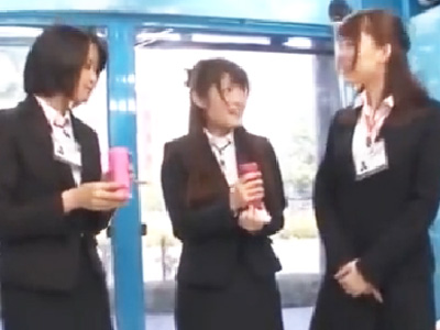 75914 - 勃起時のチンコの長さを計測するためにOL三人組がフェラ＆手コキｗ