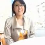 85801 150x150 - ちょい地味めがねの素人妻をナンパ→脱いだらたまらないエロ妻に中出し