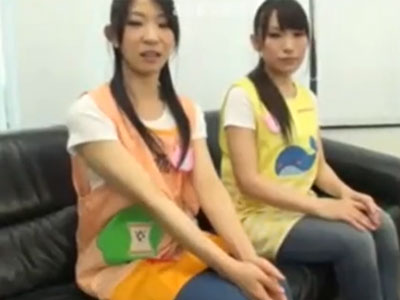 85978 - 性に飢えた淫乱保育士コンビが大好物チンポに夢中になってフェラチオ