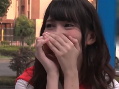 79362 - スタイル抜群な美人妻が介護相手の爺に頼まれて断れずにチンポをフェラチオ抜き