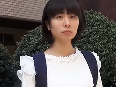 80264 - 真っ白なスレンダーボディーの美少女がストーカーに狙われて自宅でレイプされちゃう