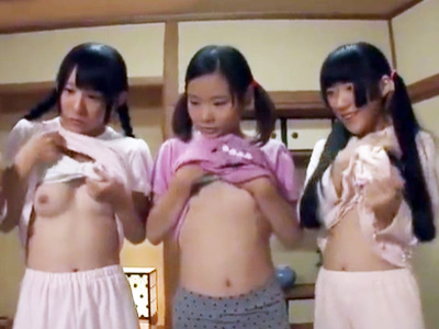 83276 - ペットとなった僕ちゃん達を唾液まみれのベロキスファックで快楽に誘う痴女ママ