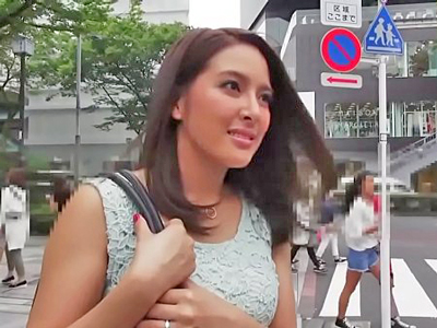 718363 - ハーフみたいなルックスの素人妻のストレス発散SEX