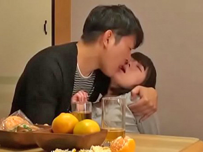 720538 - デリ嬢呼んだら大当たり！口説き落として本番→無許可中出し！