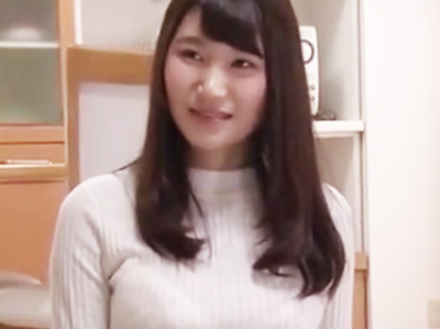 77600 - 娘の同級生をパンチラで誘惑！マングリ騎乗位で思春期男子を犯す痴女ママ